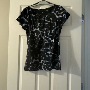 Cute Ann Taylor Top!!